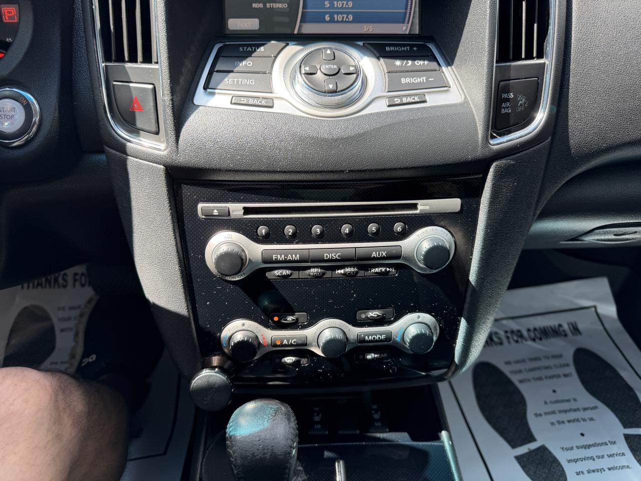 Nissan Maxima 4dr Sdn V6 CVT 3.5 SV 2011