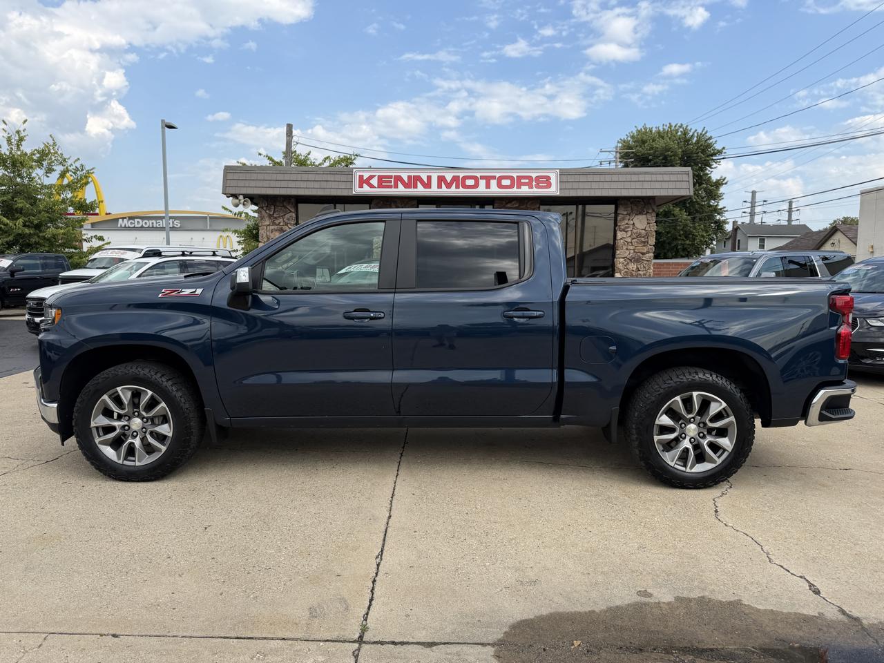 Chevrolet Silverado 1500 4WD Crew Cab 147" LT 2020
