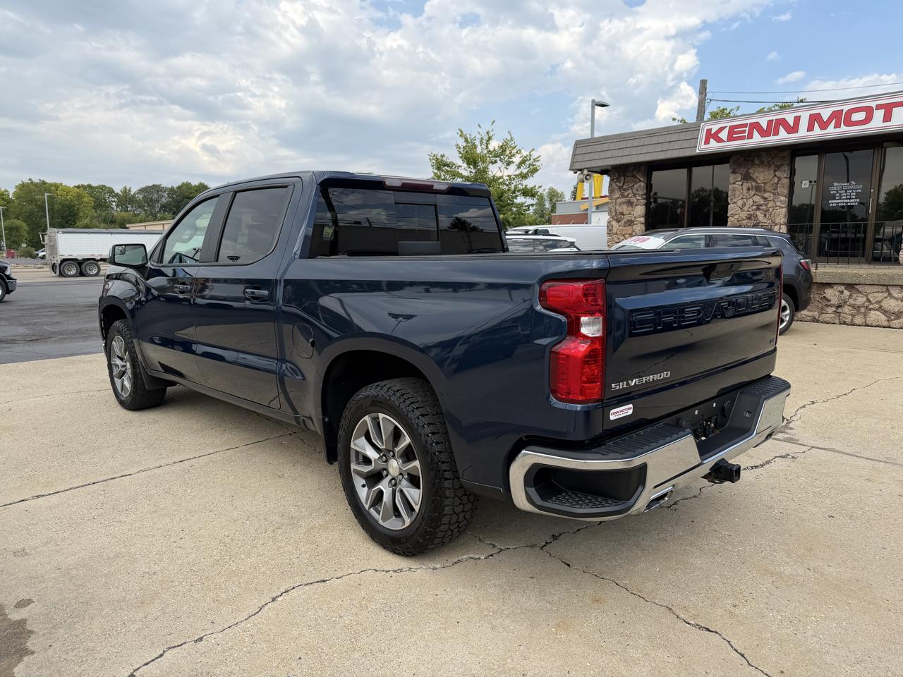 Chevrolet Silverado 1500 4WD Crew Cab 147" LT 2020