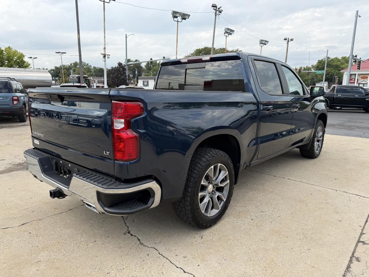Chevrolet Silverado 1500 4WD Crew Cab 147" LT 2020
