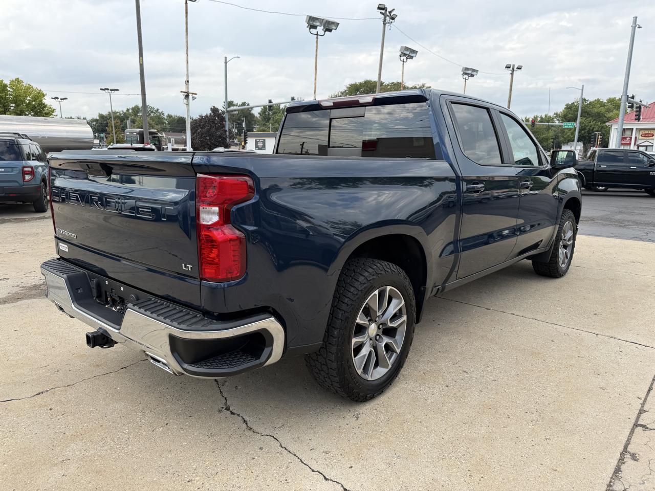 Chevrolet Silverado 1500 4WD Crew Cab 147" LT 2020