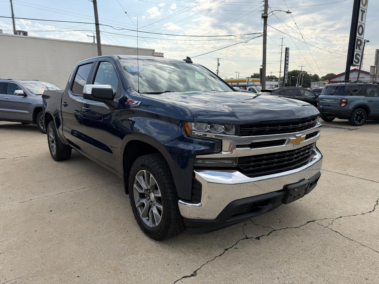 Chevrolet Silverado 1500 4WD Crew Cab 147" LT 2020