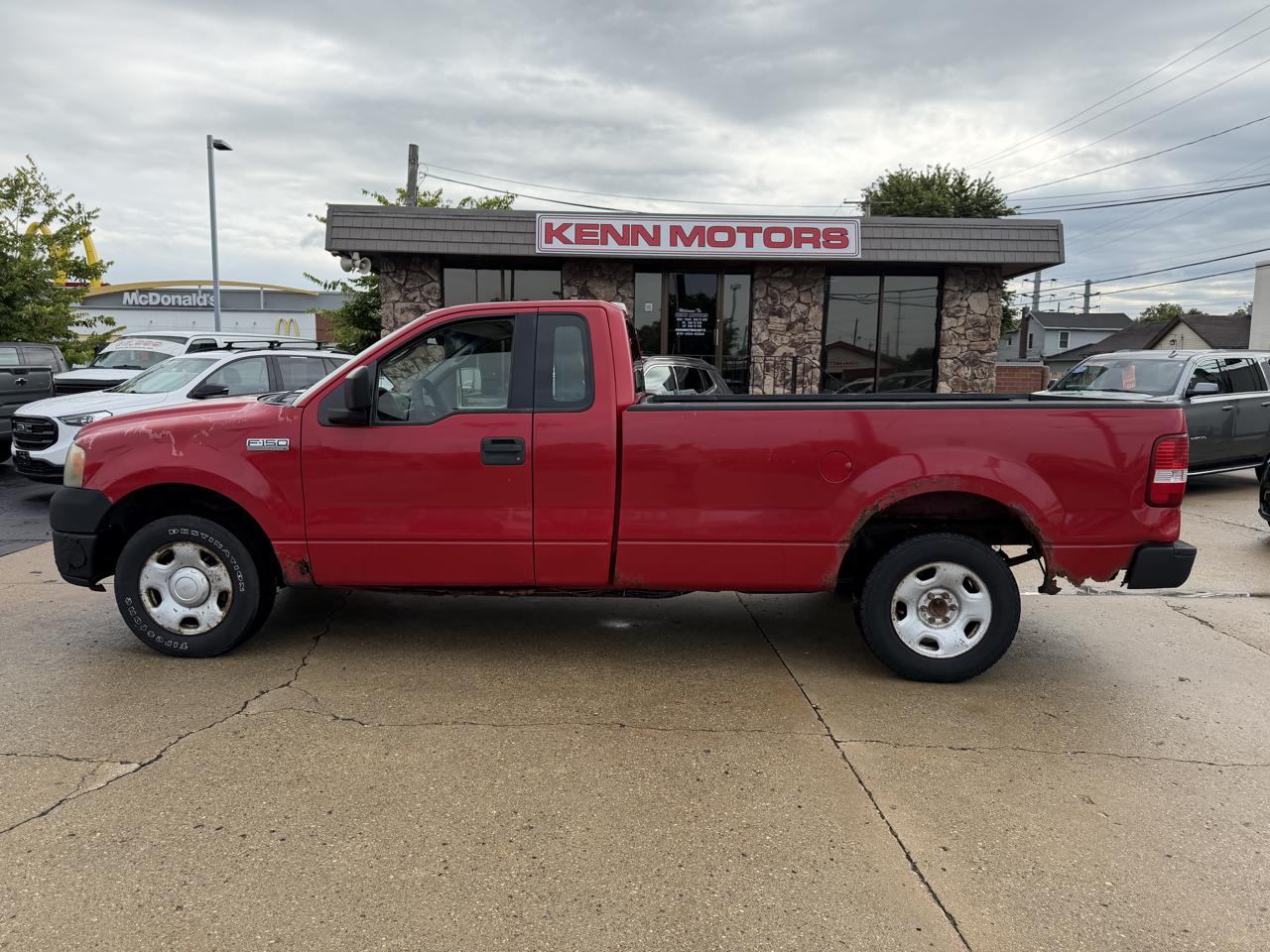 Ford F-150 2WD Reg Cab 126" XL 2006