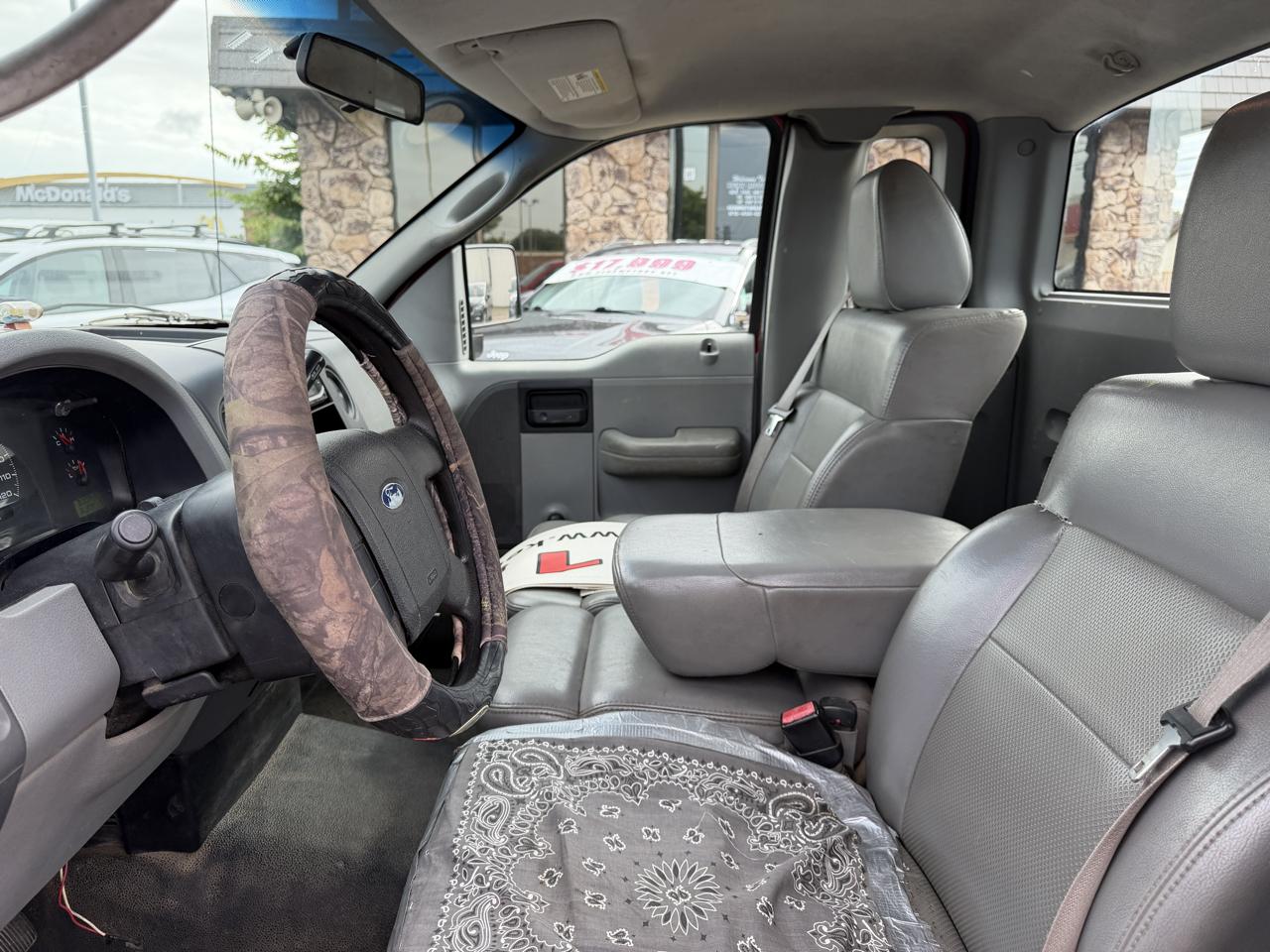 Ford F-150 2WD Reg Cab 126" XL 2006