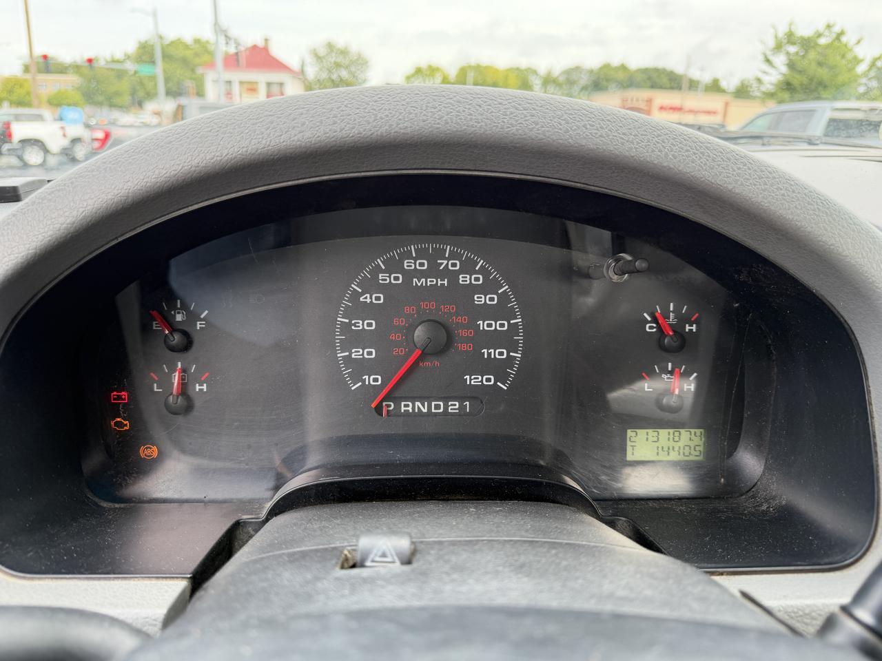 Ford F-150 2WD Reg Cab 126" XL 2006