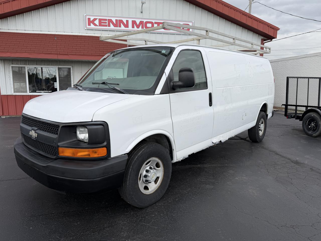 Chevrolet Express Cargo Van RWD 3500 155" 2007