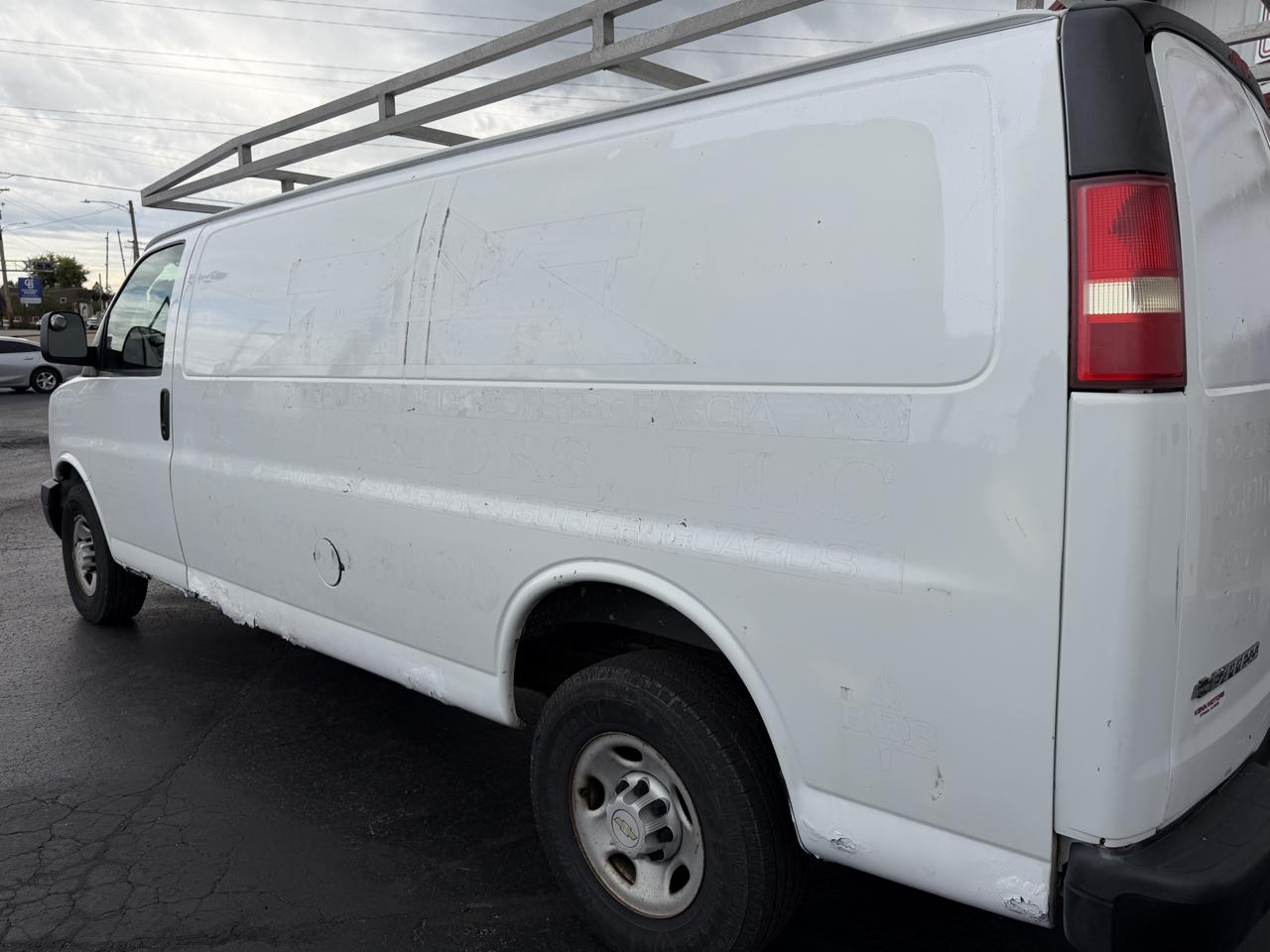 Chevrolet Express Cargo Van RWD 3500 155" 2007