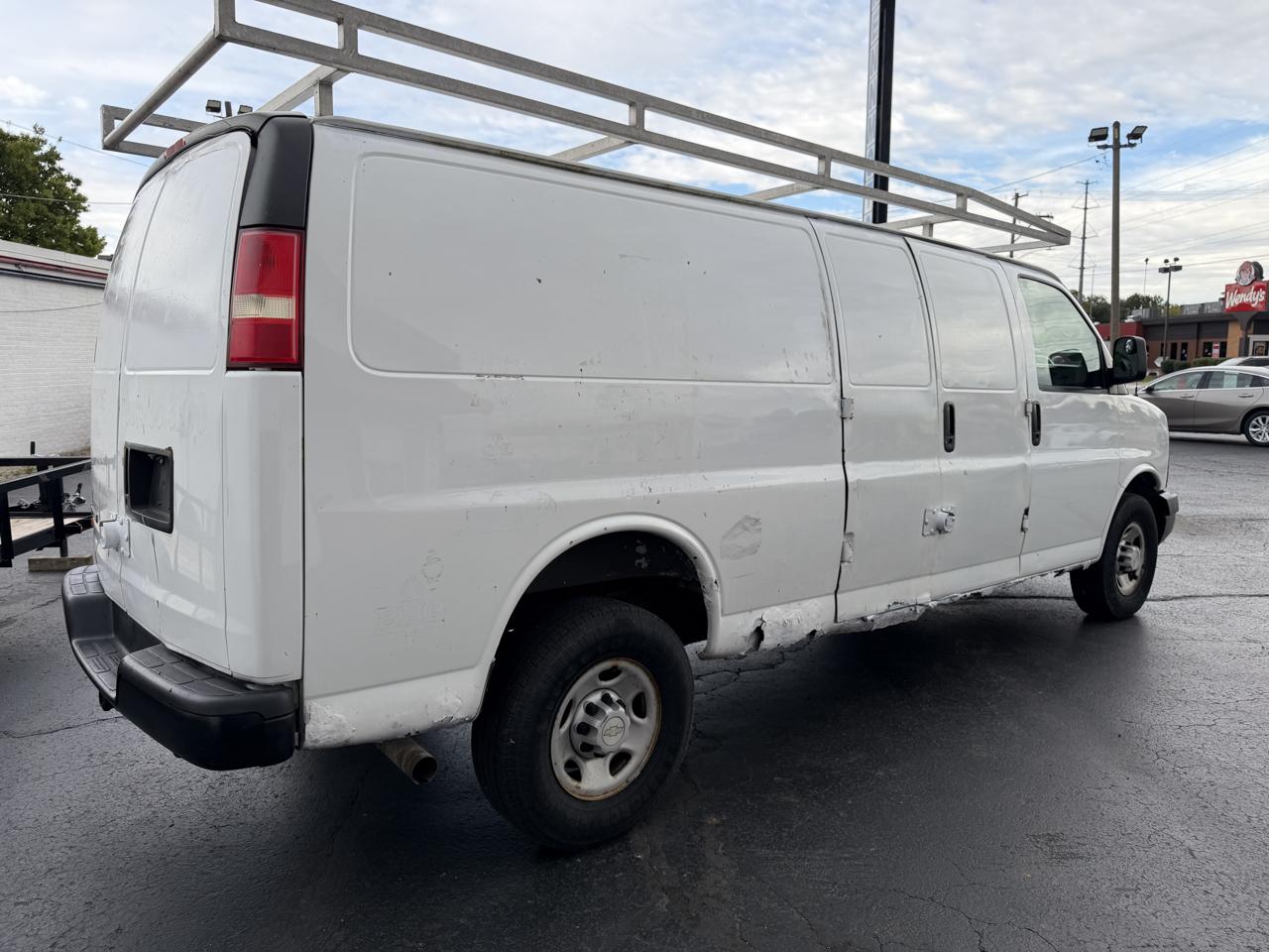 Chevrolet Express Cargo Van RWD 3500 155" 2007