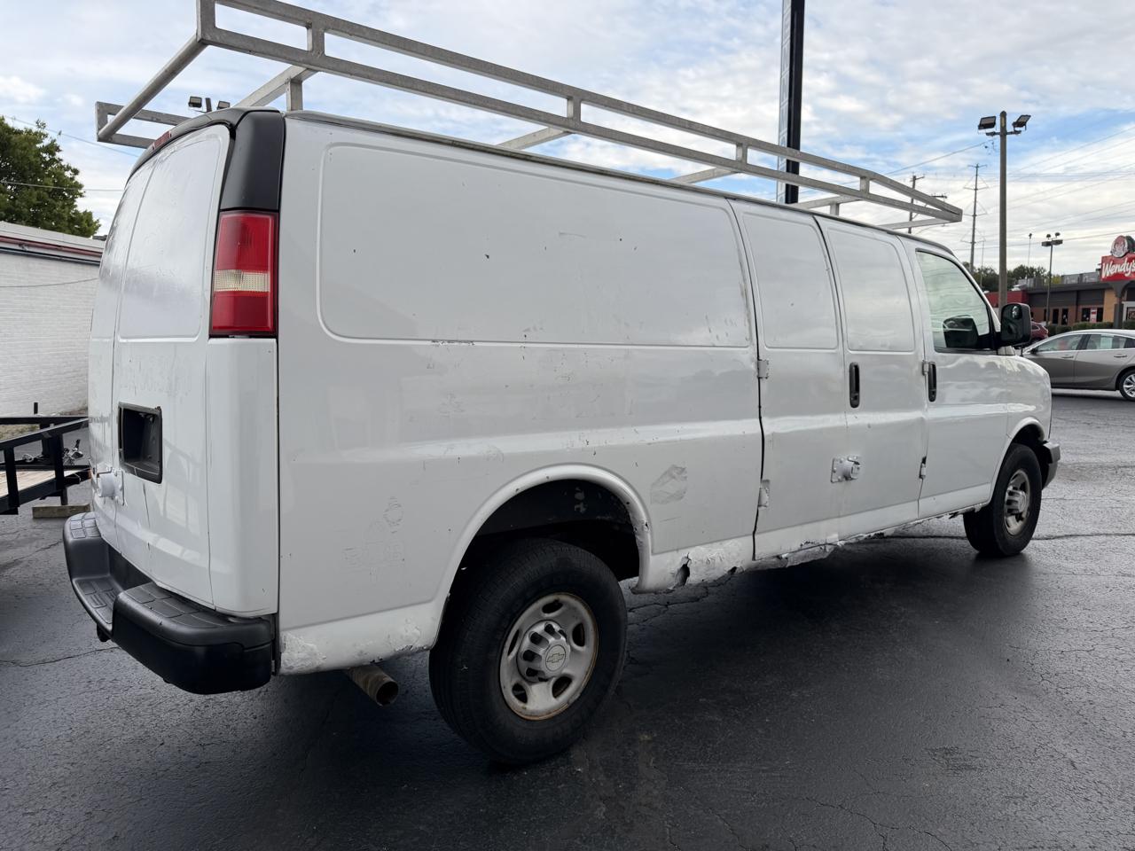 Chevrolet Express Cargo Van RWD 3500 155" 2007