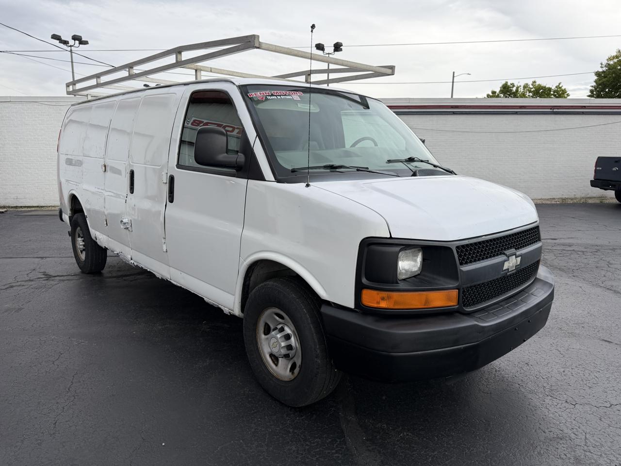 Chevrolet Express Cargo Van RWD 3500 155" 2007