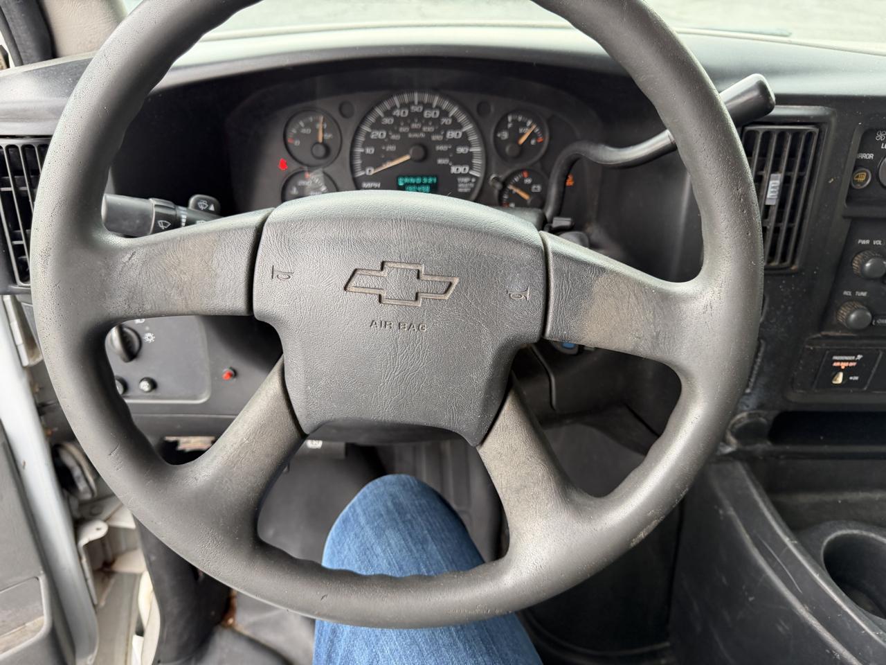 Chevrolet Express Cargo Van RWD 3500 155" 2007