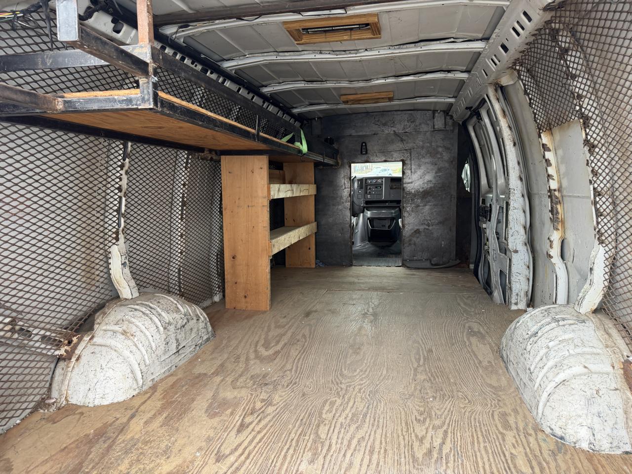 Chevrolet Express Cargo Van RWD 3500 155" 2007