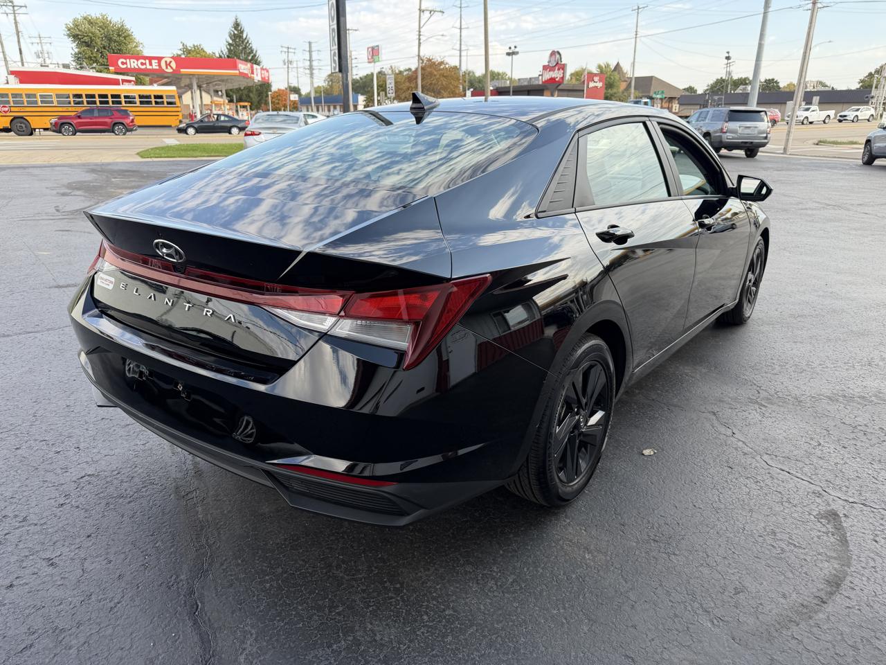 Hyundai Elantra SEL IVT 2023