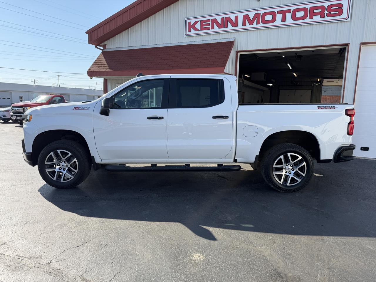 Chevrolet Silverado 1500 4WD Crew Cab 147" LT Trail Boss 2019