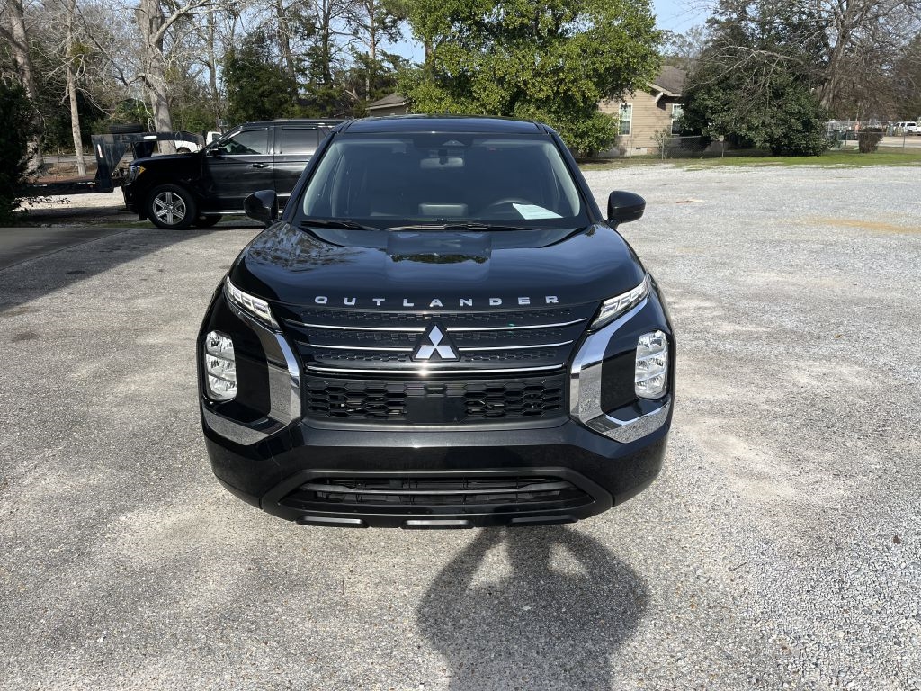 Mitsubishi Outlander  2024