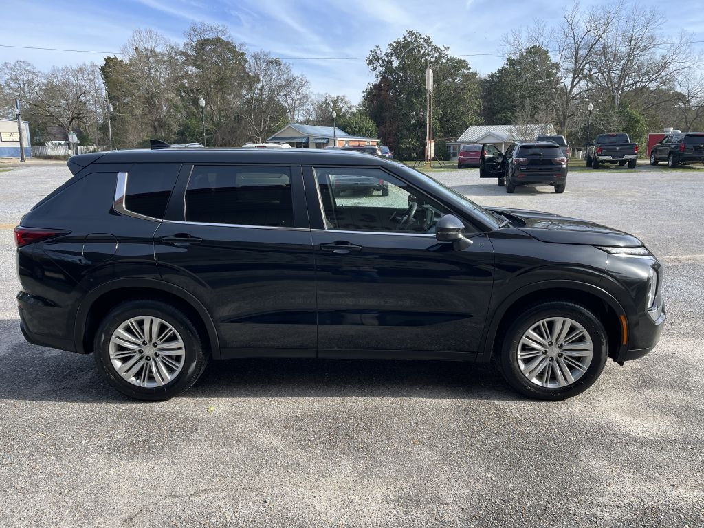 Mitsubishi Outlander  2024