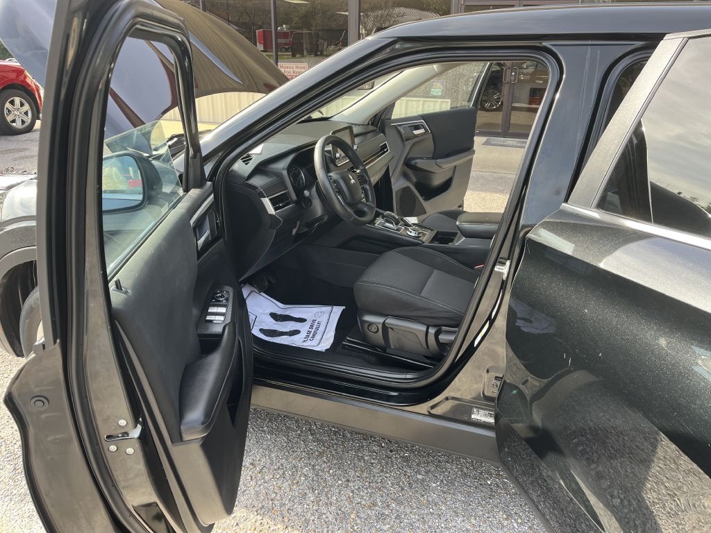 Mitsubishi Outlander  2024