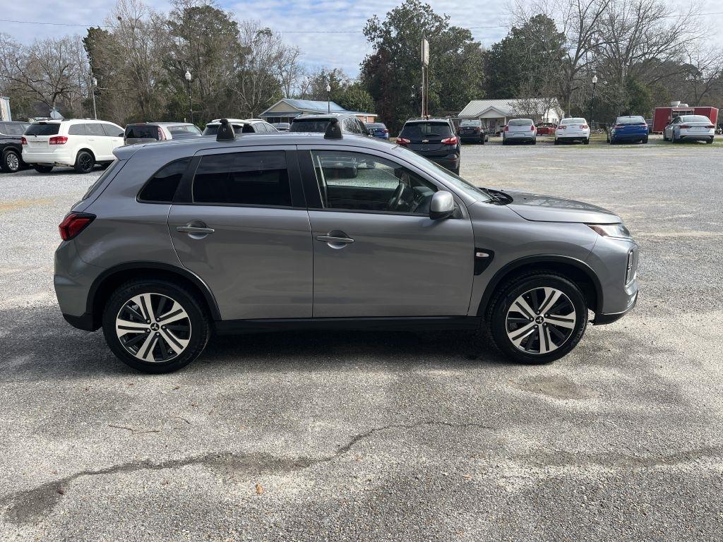 Mitsubishi Outlander Sport  2021