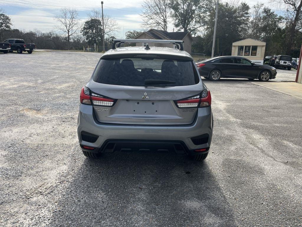 Mitsubishi Outlander Sport  2021