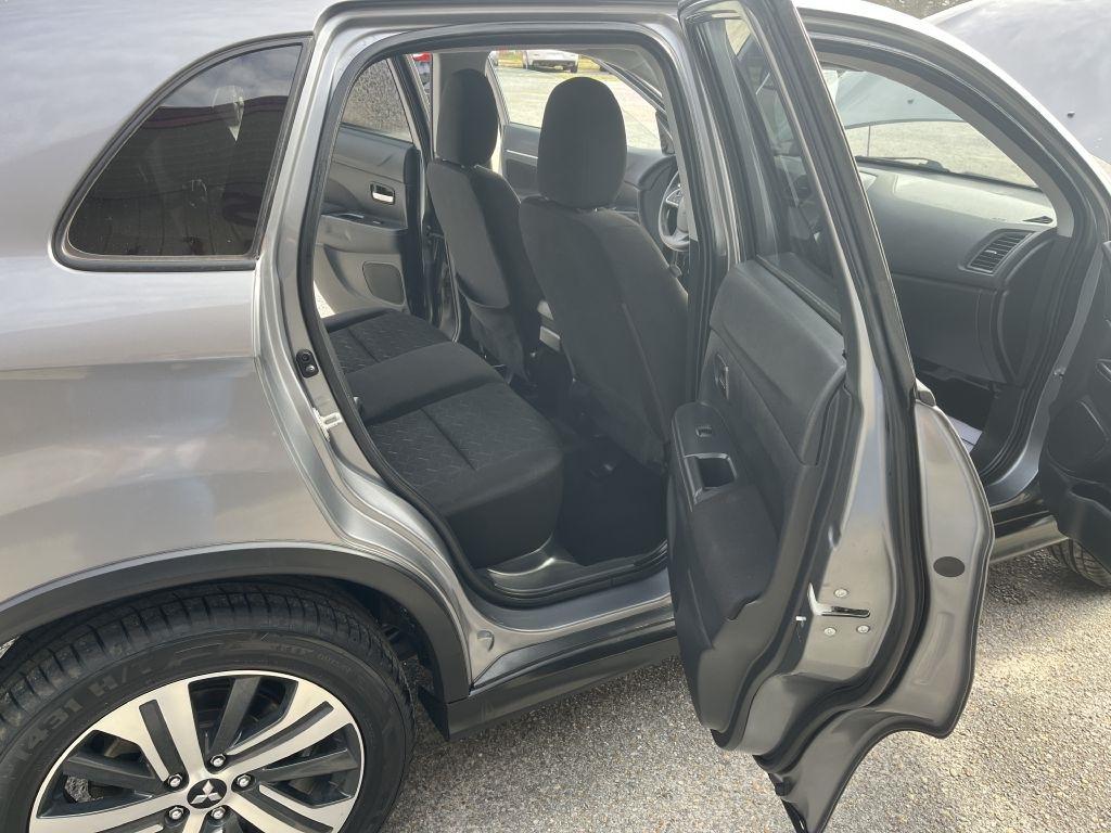 Mitsubishi Outlander Sport  2021