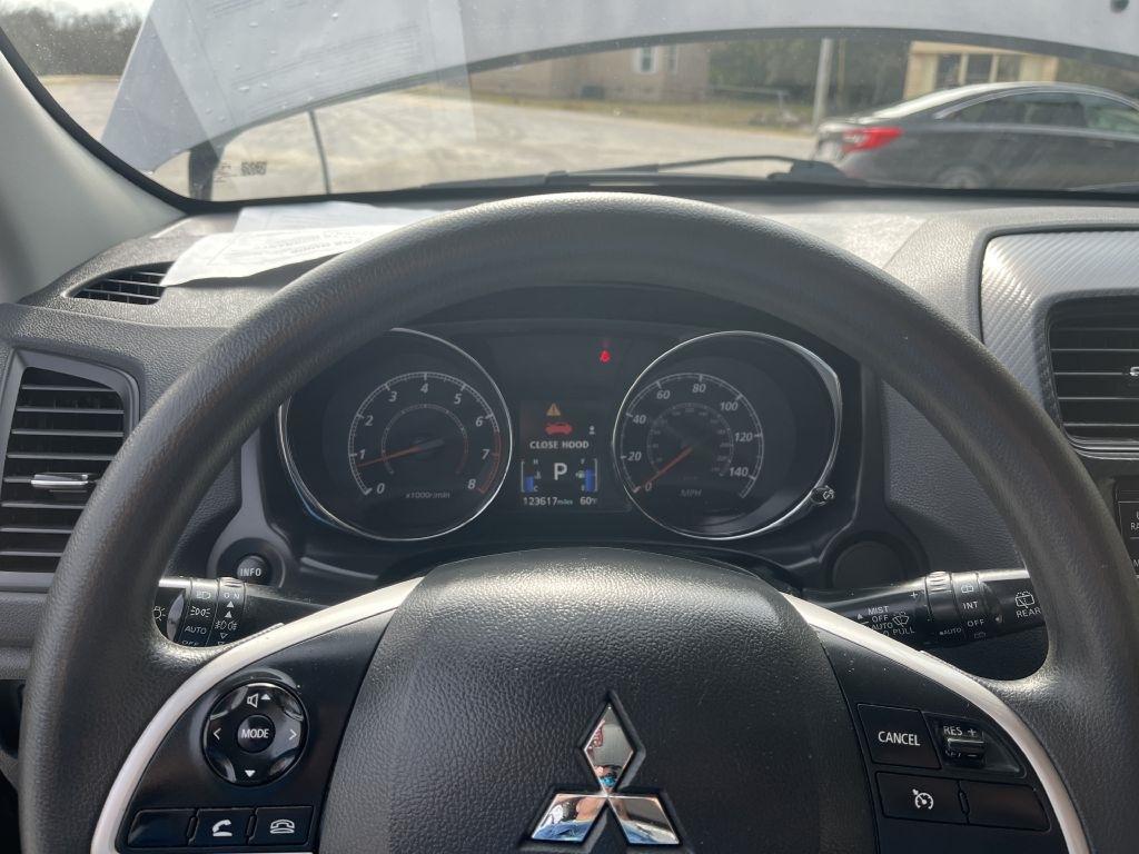 Mitsubishi Outlander Sport  2021