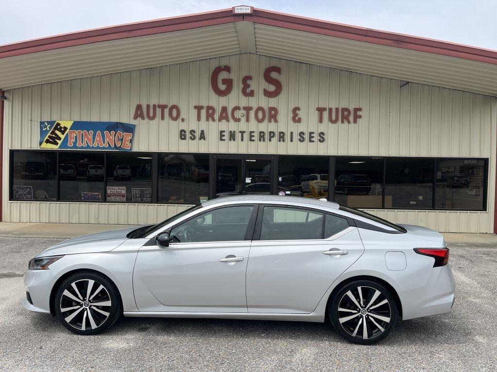 Nissan Altima  2021