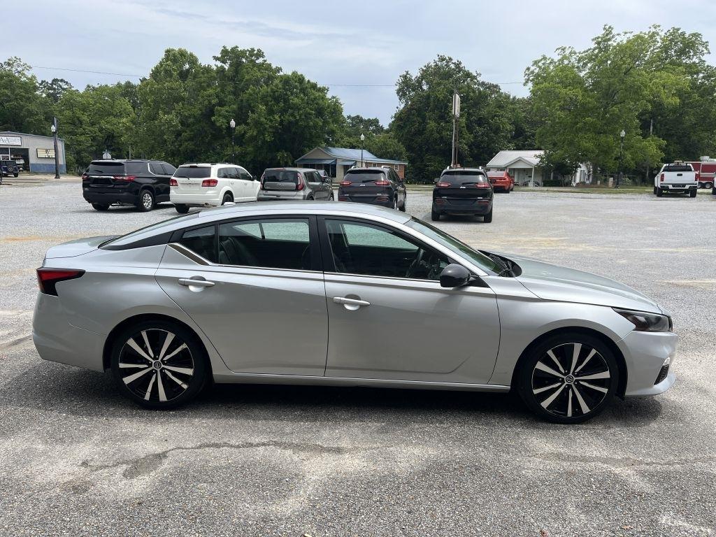 Nissan Altima  2021