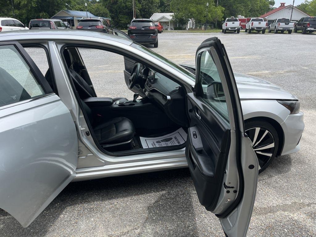 Nissan Altima  2021