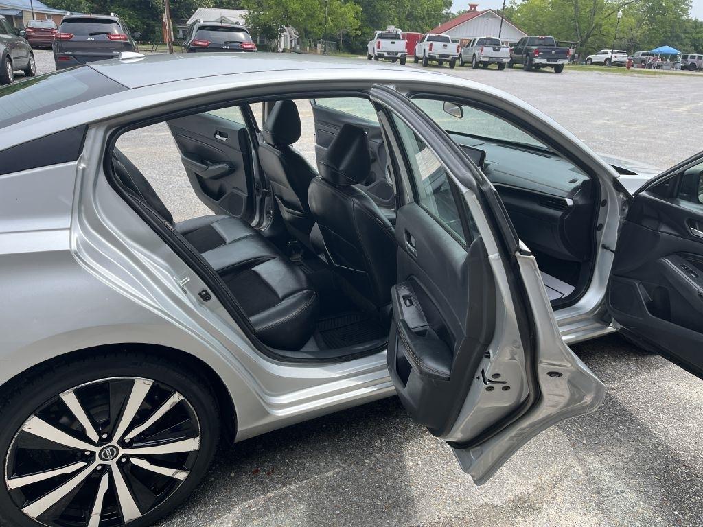 Nissan Altima  2021