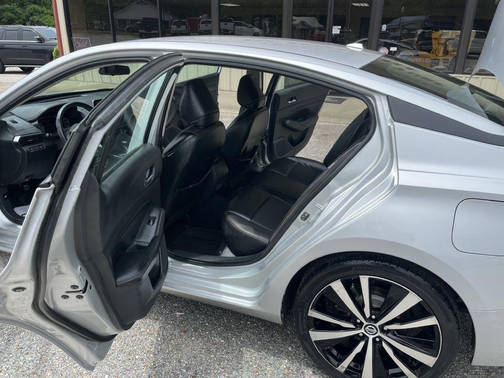 Nissan Altima  2021