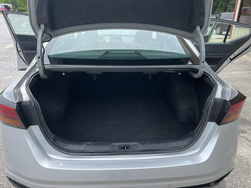Nissan Altima  2021