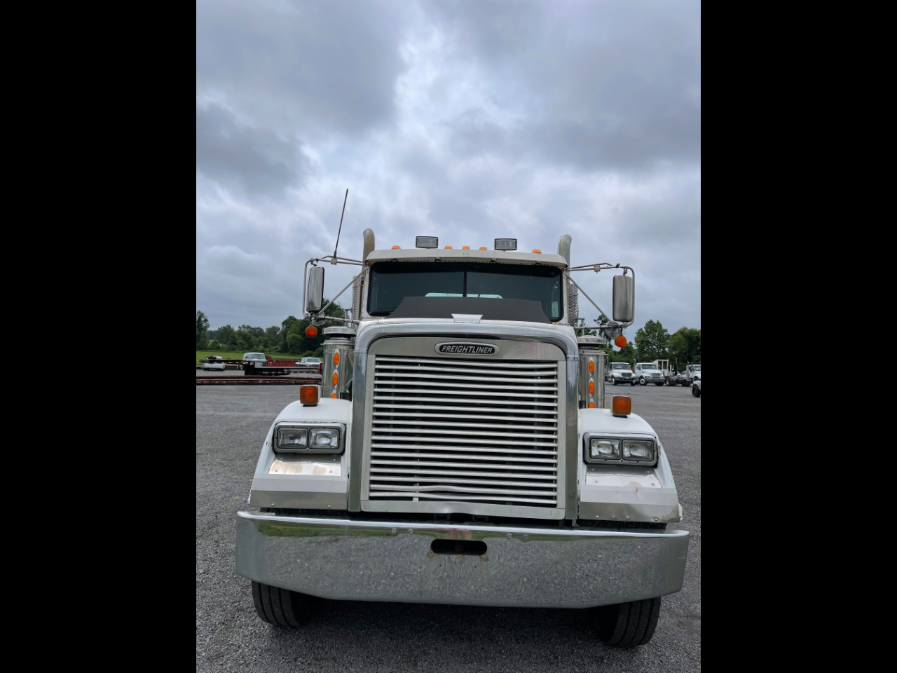 Buy Here Pay Here 2000 Freightliner FLD120 for Sale in Troy TN 38260