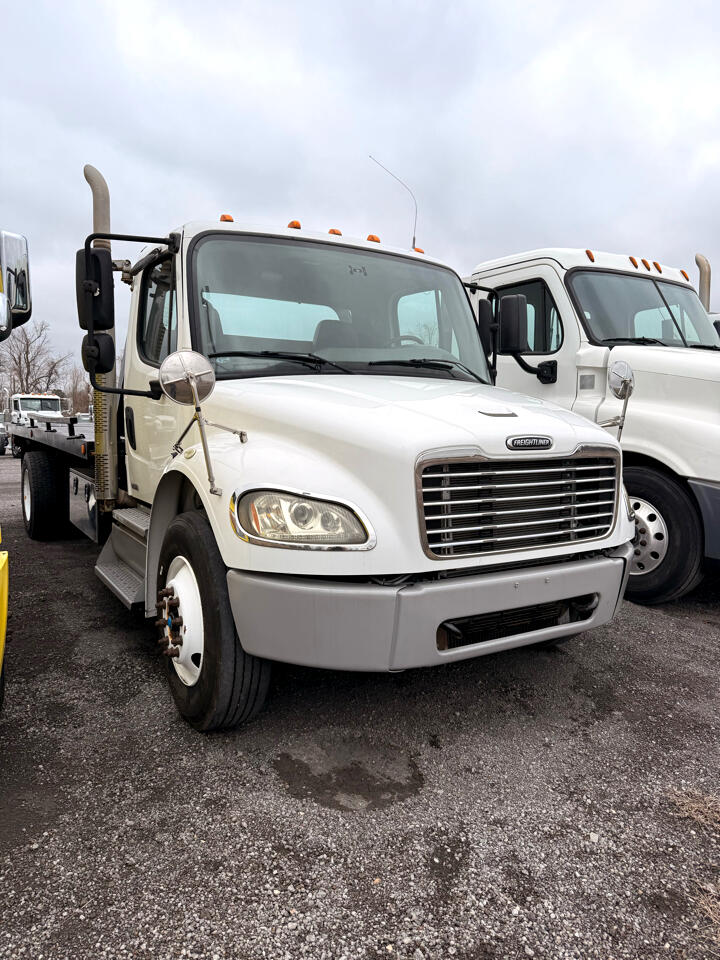 Freightliner M2  2011