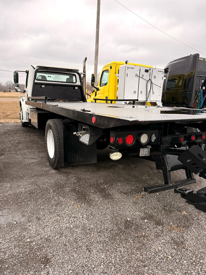 Freightliner M2  2011