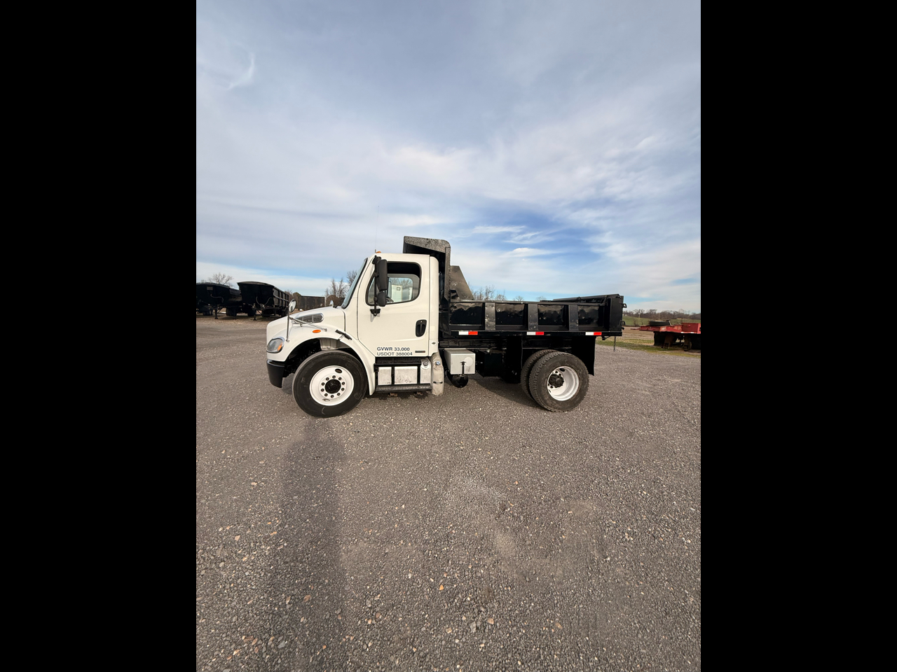 Freightliner M2  2011