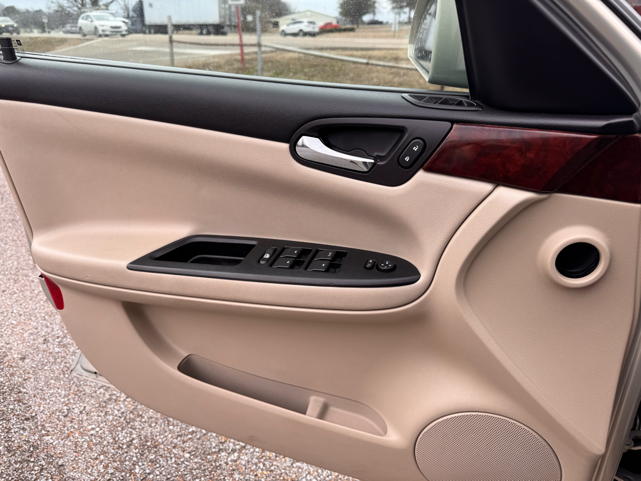 Chevrolet Impala 4dr Sdn LT 2010