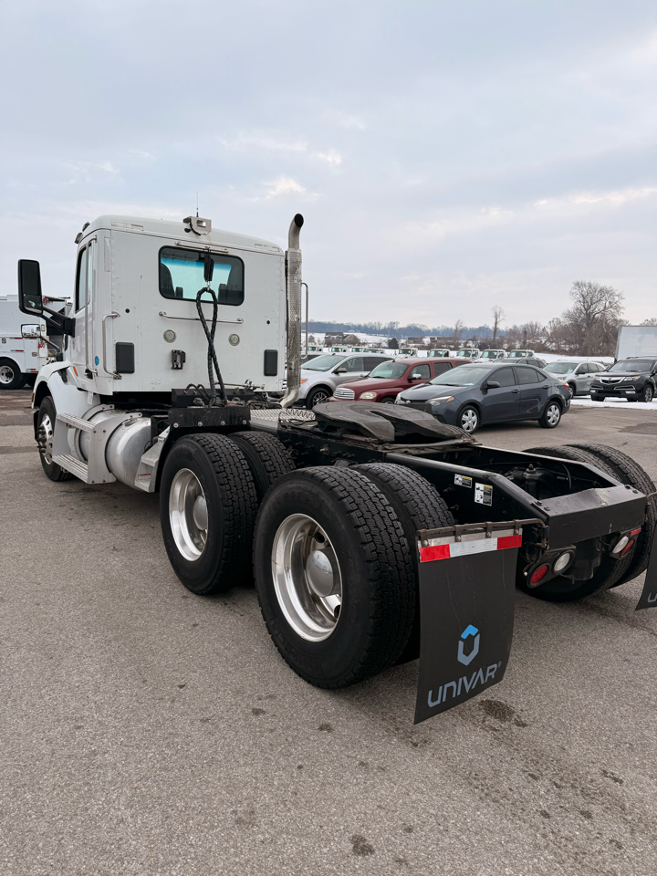 Peterbilt 587  2016