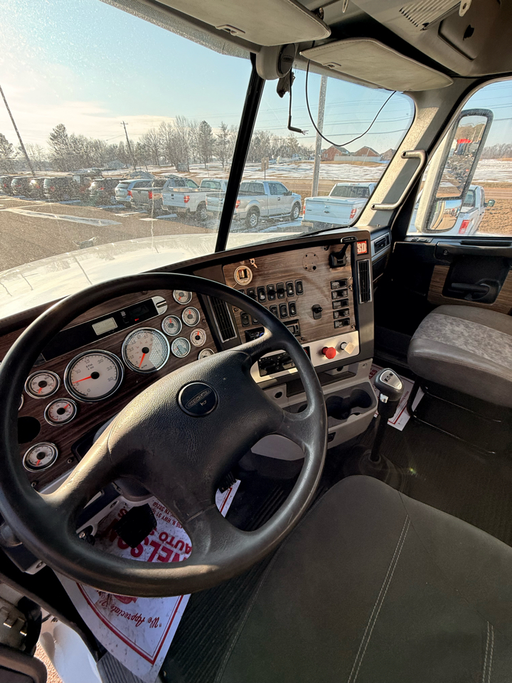 Freightliner Coronado 132  2014