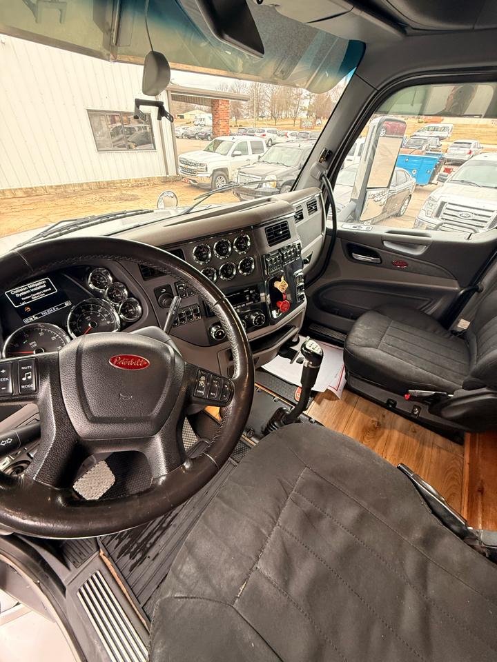 Peterbilt 579  2017