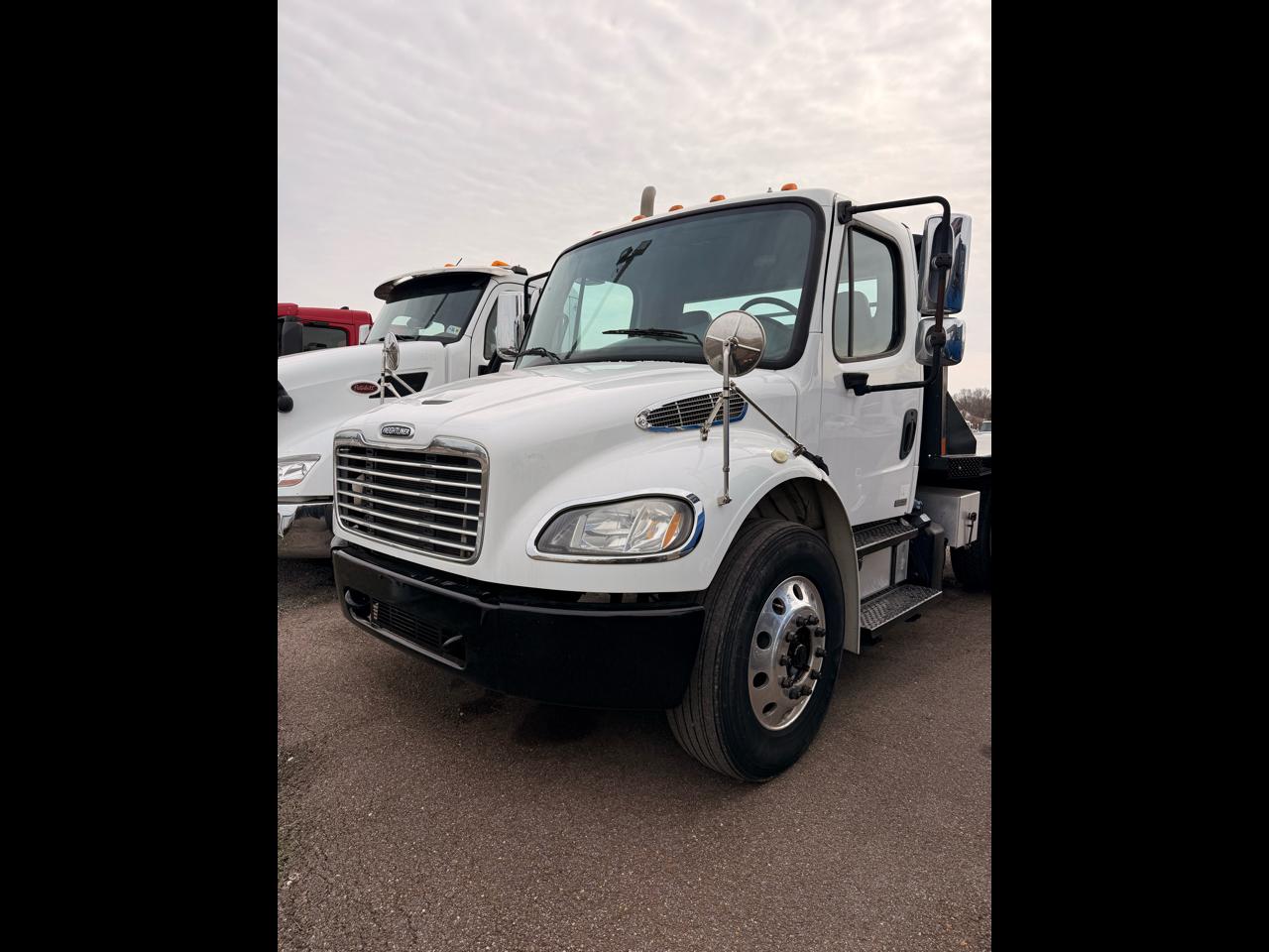 Freightliner M2  2012
