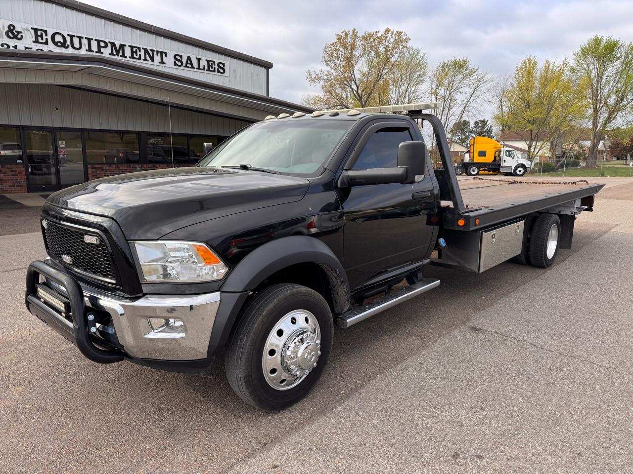 RAM 5500 2WD Reg Cab 204" WB 120" CA SLT 2016