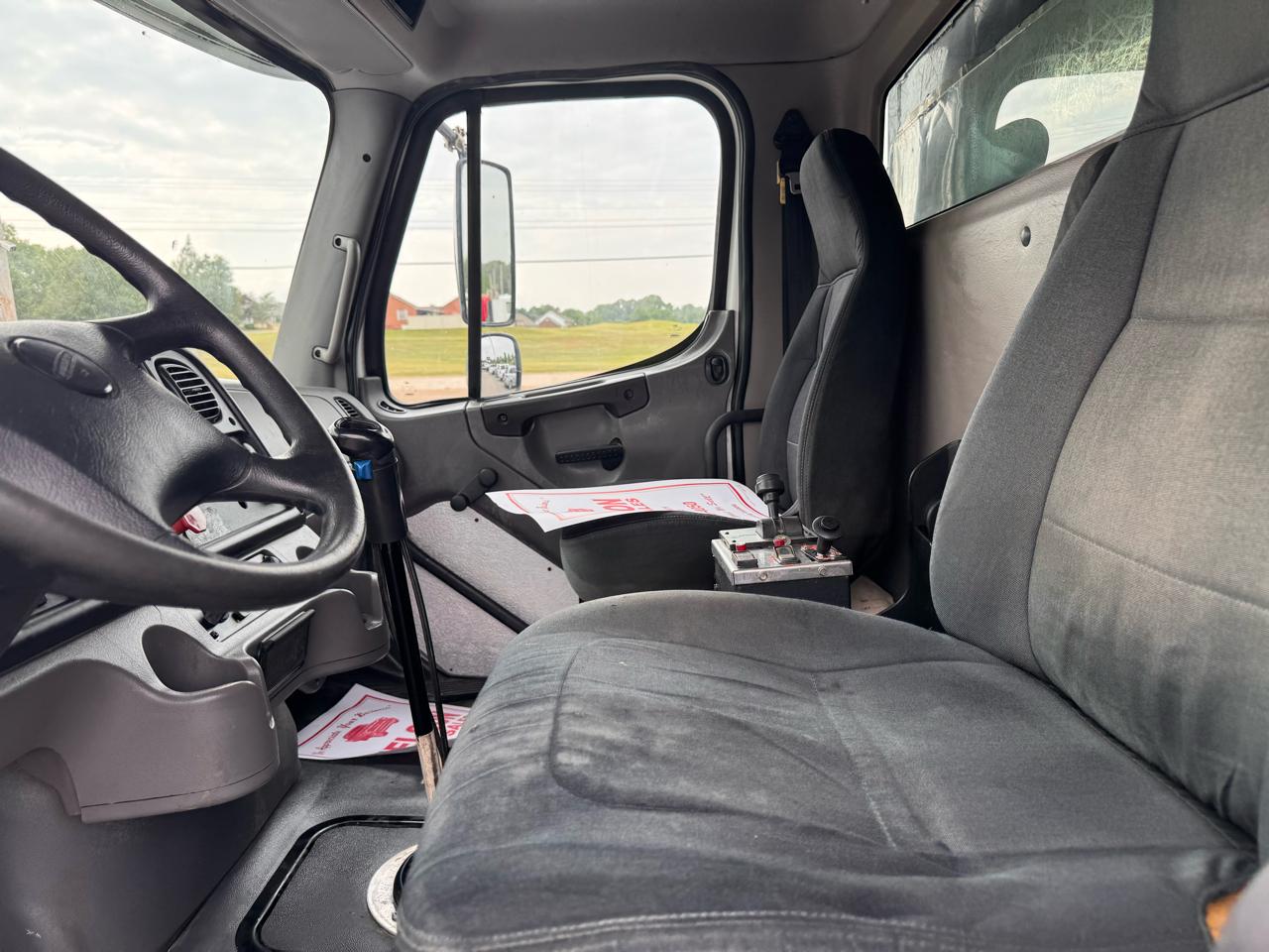 Freightliner M2  2006