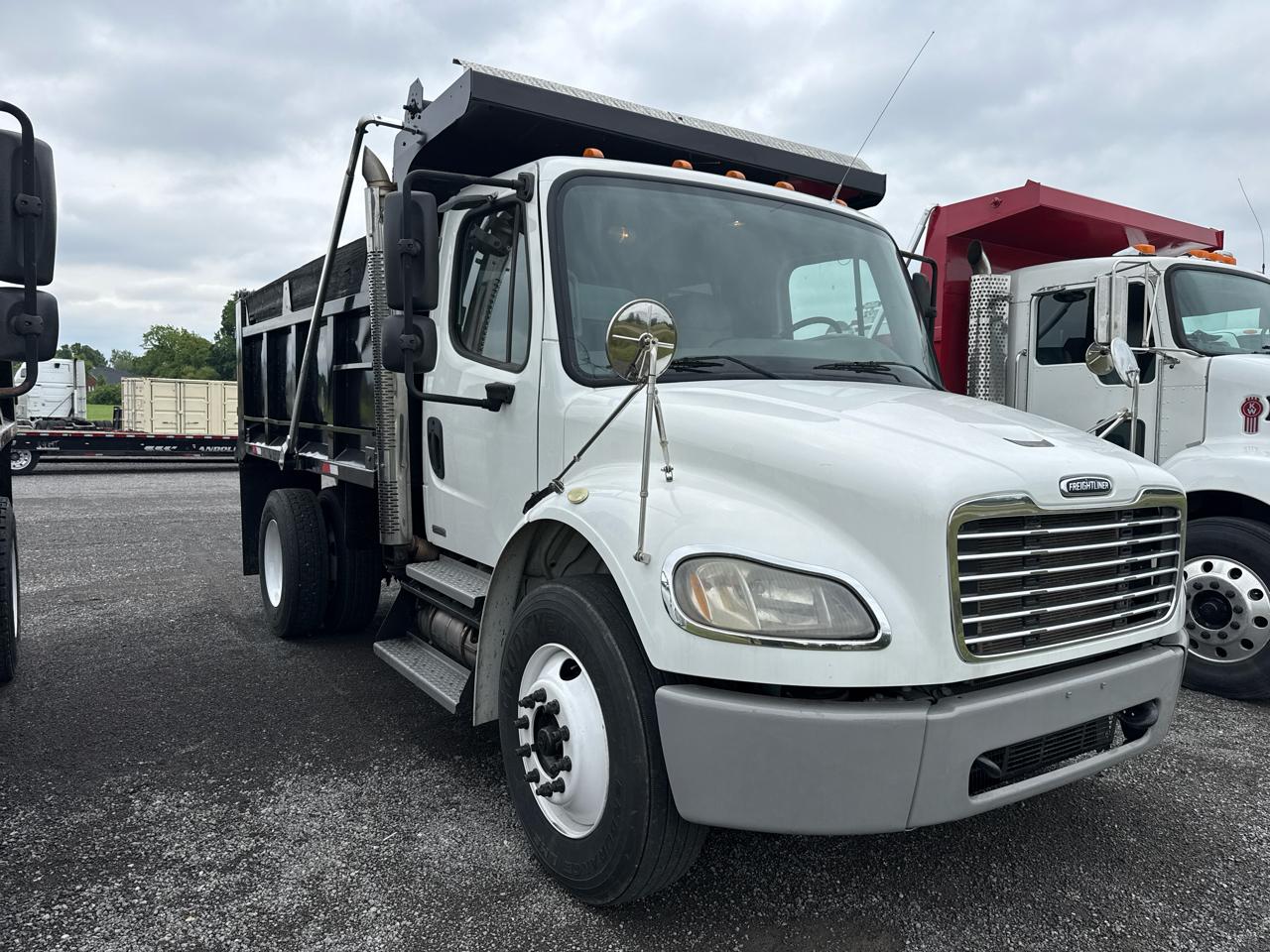 Freightliner M2  2011