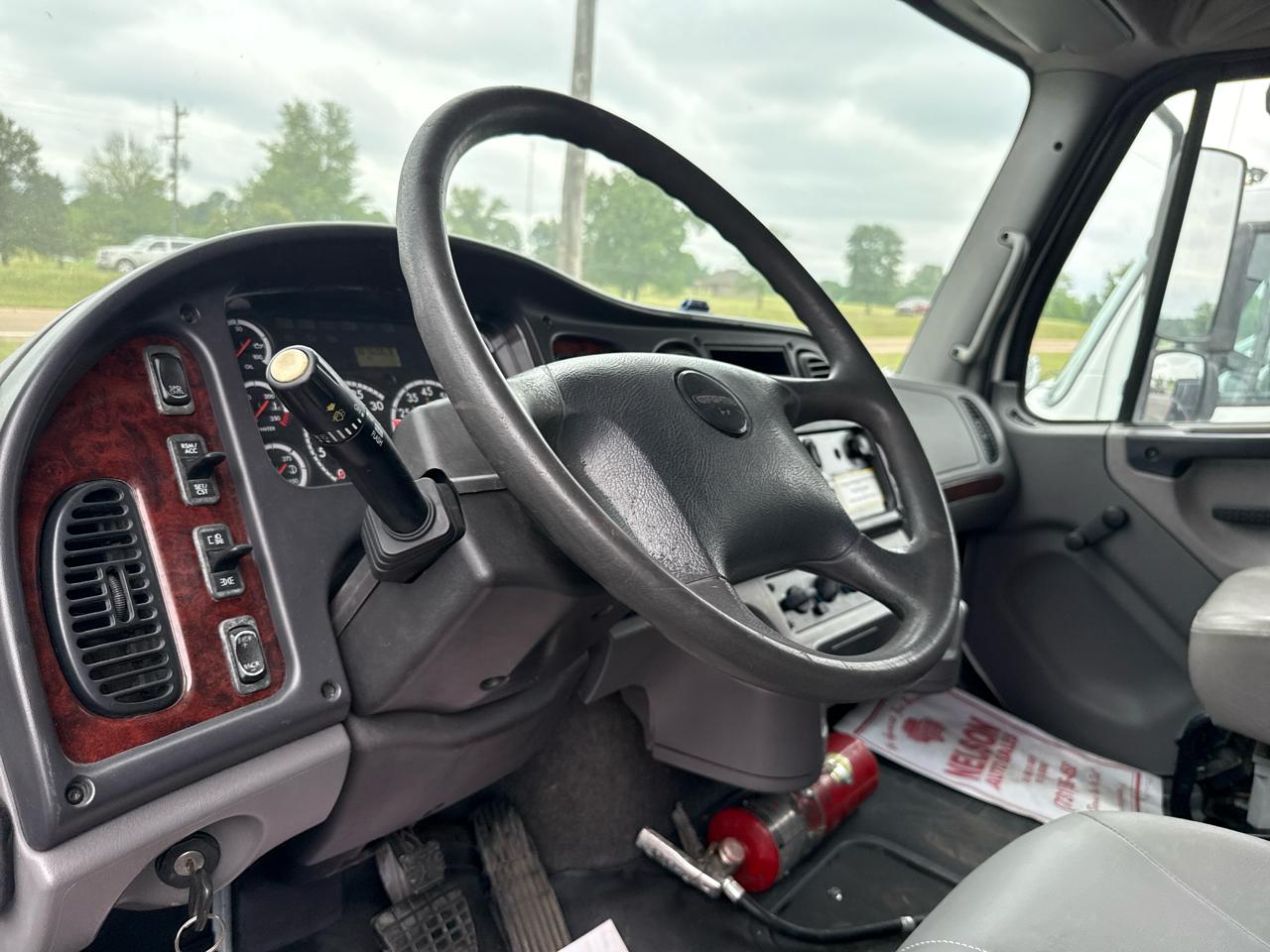 Freightliner M2  2011