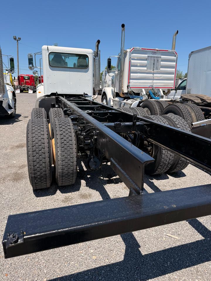 Peterbilt 348  2014