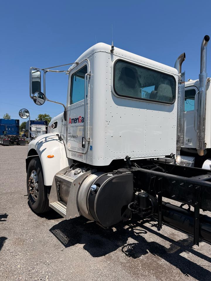 Peterbilt 348  2014
