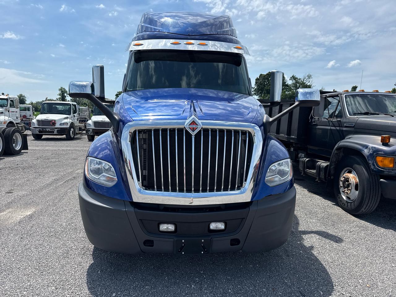 International LT Series  2020