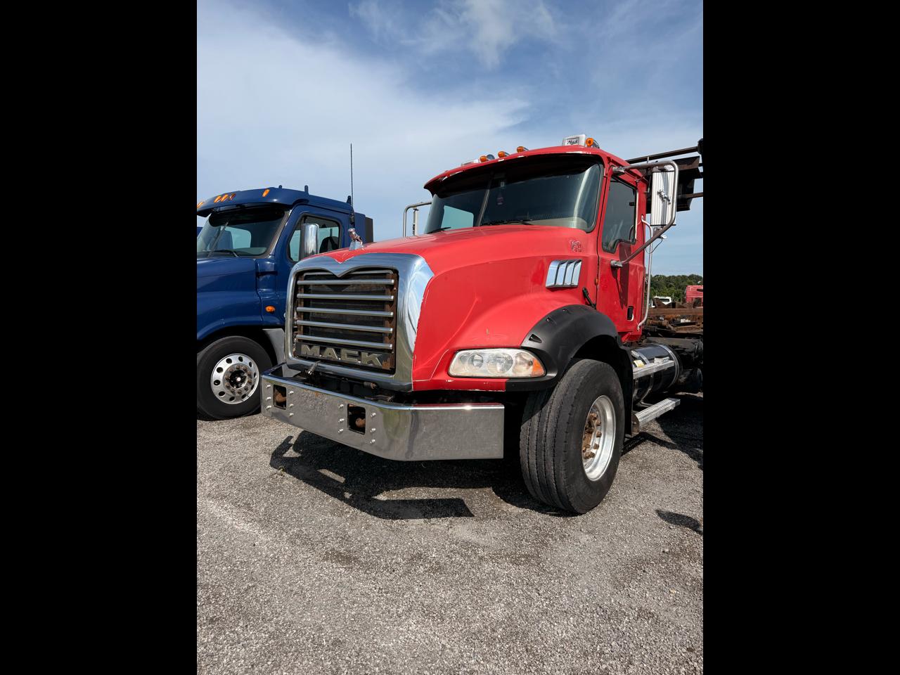Mack GU813  2011