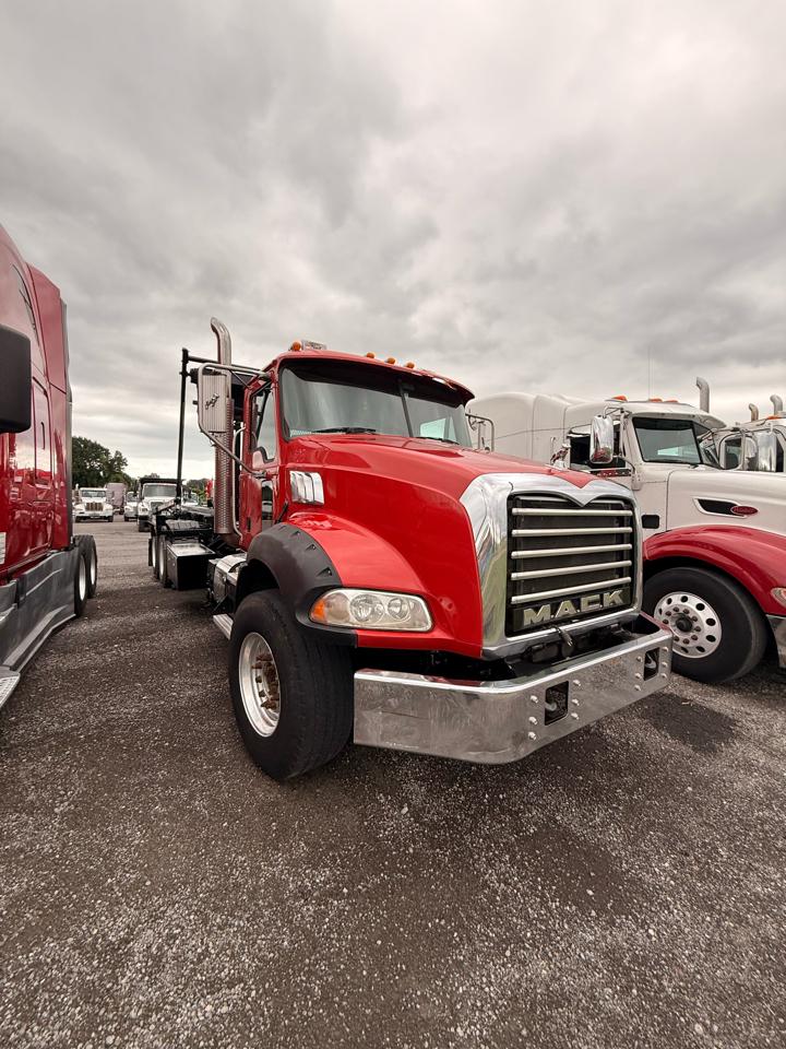 Mack GU813  2011