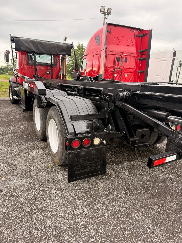 Mack GU813  2011
